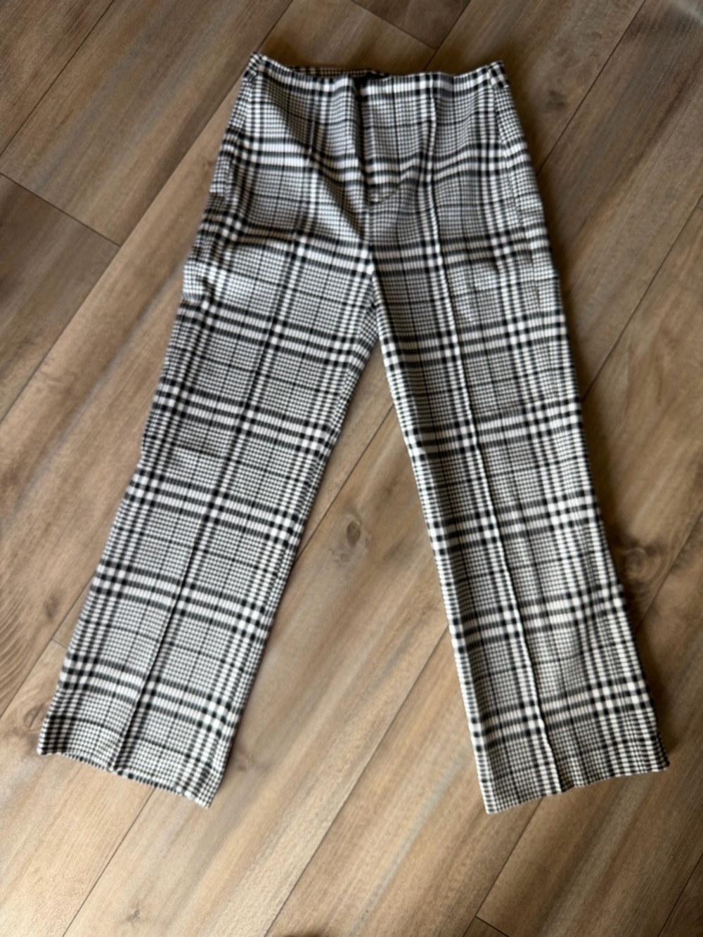 Zara Woman Black and White Houndstooth Trousers